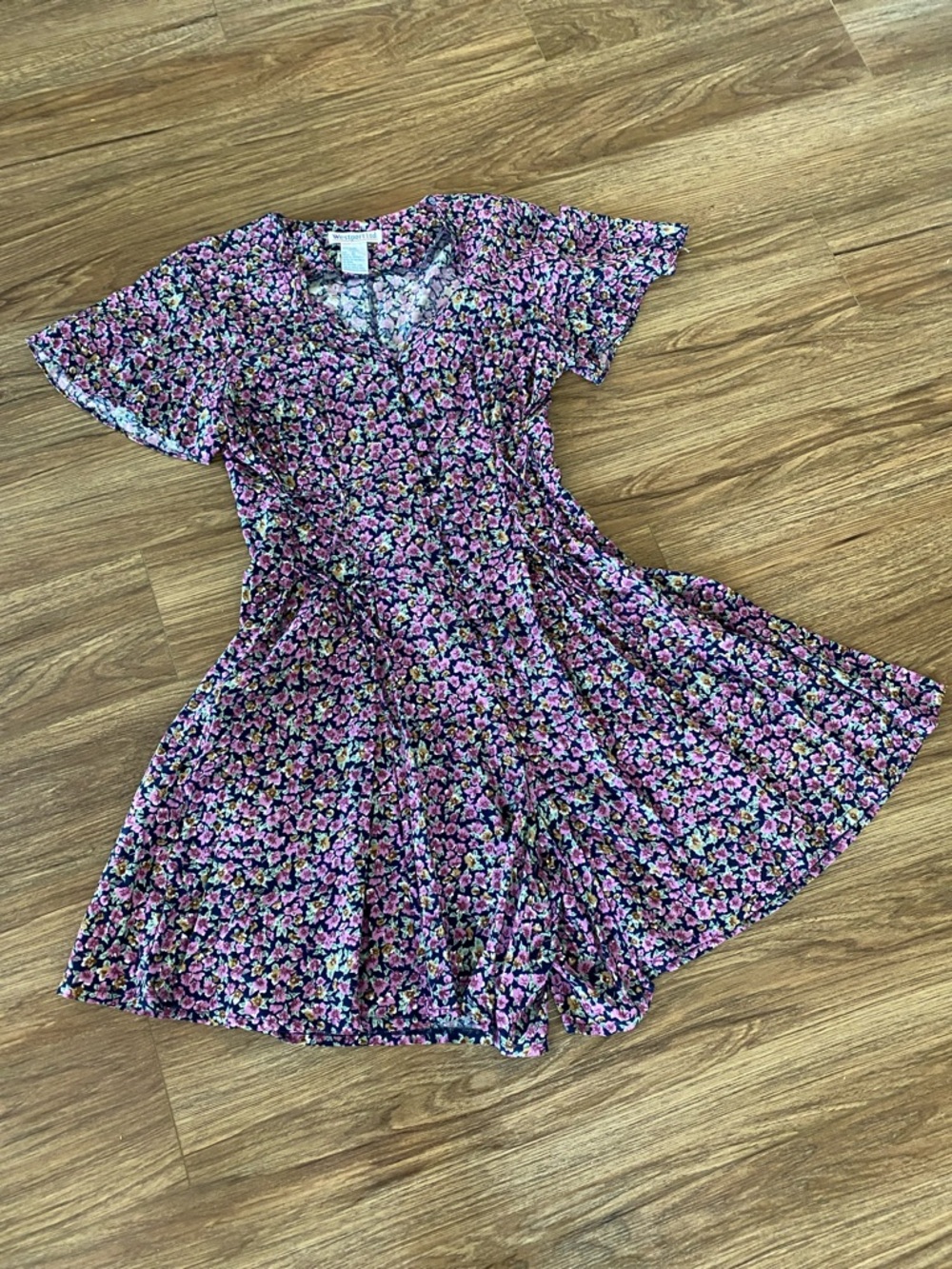 Vintage Westport LTD Purple Floral flutter sleeve romper. Size 10